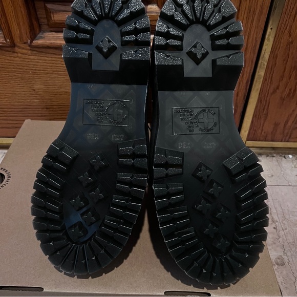 Dr. Marten 2976 Max Boot in Black Leather - Picture 8 of 10